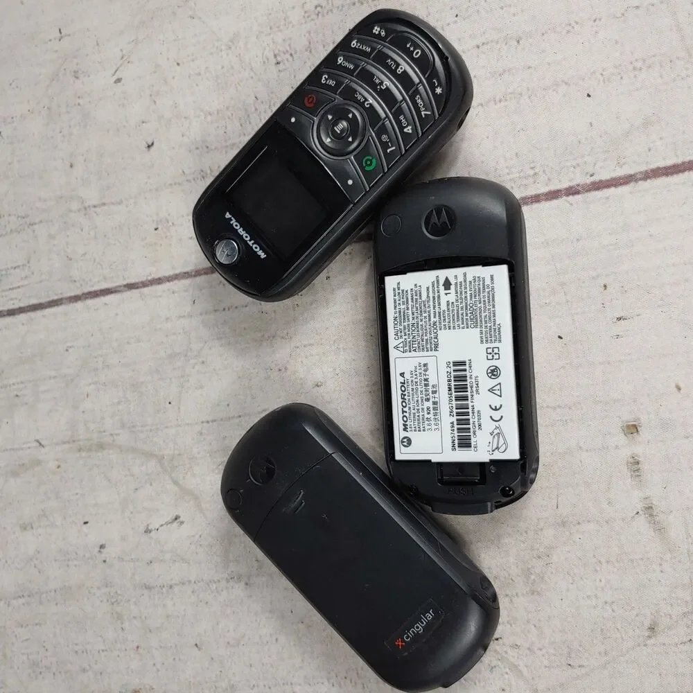 LOT OF 3 - Motorola C139 Black Candy Bar Cell Phones TESTED WORKING w/ Chargers